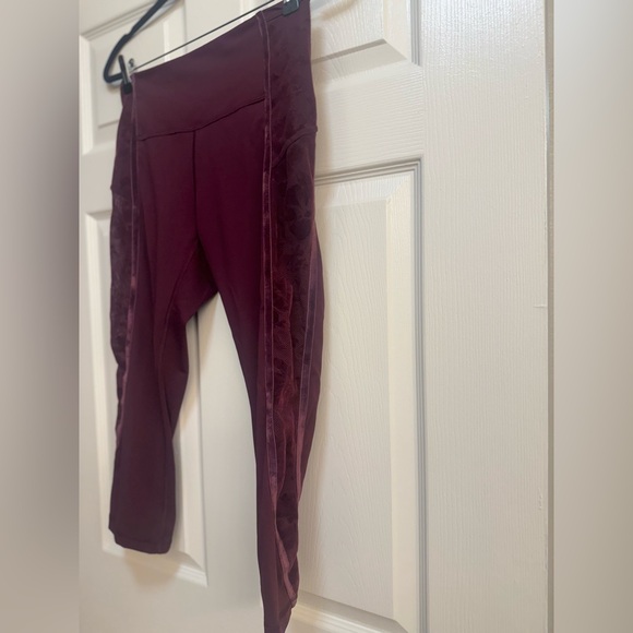 Lululemon Wunder Under Crop High-Rise Flocked Leggings - Picture 5 of 11